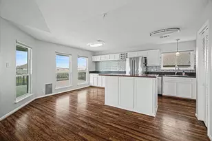 1190 Sailfish St, Bayou Vista, TX 77563 - Photo 8