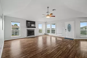 1190 Sailfish St, Bayou Vista, TX 77563 - Photo 4