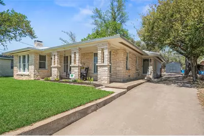 234 E Obryant Street, Bellville, TX 77418 - Photo 4