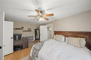 234 E Obryant St, Bellville, TX 77418 - Photo 14