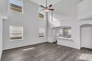 5327 CJ Walker Ln, Houston, TX 77048 - Photo 6