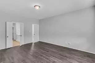 5327 CJ Walker Ln, Houston, TX 77048 - Photo 16