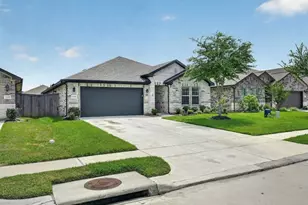 10109 Waterwall Ln, Texas City, TX 77591 - Photo 2