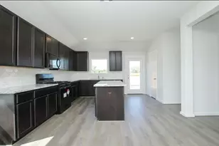 211 Lisa Marie Dr, Angleton, TX 77515 - Photo 12