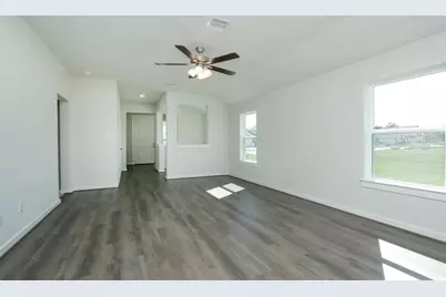 211 Lisa Marie Drive, Angleton, TX 77515 - Photo 8