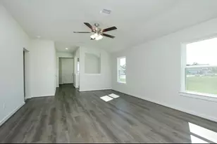 211 Lisa Marie Dr, Angleton, TX 77515 - Photo 8