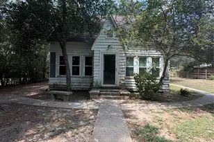 209 Sutton St, Woodville, TX 75979 - Photo 1