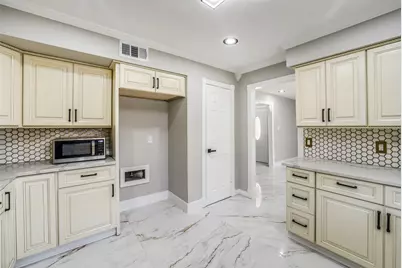 7834 Vickijohn Drive, Houston, TX 77071 - Photo 8