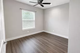 1103 Olivier Ln, Houston, TX 77055 - Photo 10