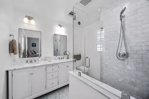 1741 Banks St, Houston, TX 77098 - Photo 32