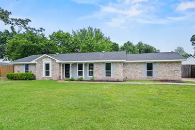 6646 Bayou View Drive, Houston, TX 77091 - Photo 2