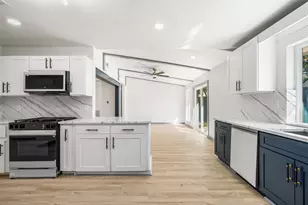 6646 Bayou View Dr, Houston, TX 77091 - Photo 1