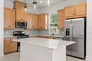 536 Red Cascade Trl, Willis, TX 77318 - Photo 2