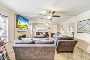 4910 Charade Dr, Houston, TX 77066 - Photo 6
