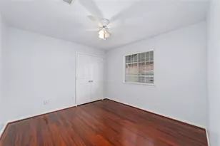 15010 Leila Oaks Ln, Houston, TX 77082 - Photo 14