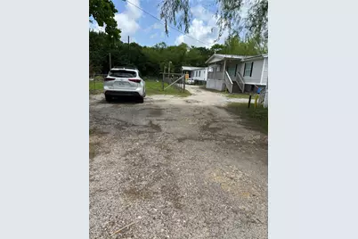 4915 Apache Ln Lane #2, Crosby, TX 77532 - Photo 2