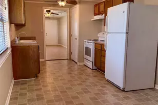 300 Avenue C, Richmond, TX 77406 - Photo 10