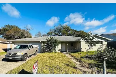 7 Richards Courts, La Marque, TX 77568 - Photo 1
