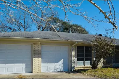 7 Richards Courts, La Marque, TX 77568 - Photo 2