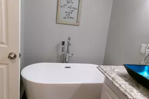 8018 Chateau St, Houston, TX 77028 - Photo 14