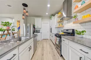12539 Colchester Creek Ct, Houston, TX 77047 - Photo 6
