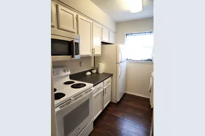 7900 Westheimer Road #259, Houston, TX 77063 - Photo 10