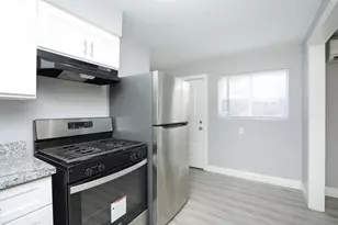 8127 Colonial Ln, Houston, TX 77051 - Photo 10
