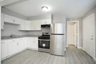 8127 Colonial Ln, Houston, TX 77051 - Photo 6