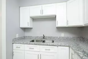 8127 Colonial Ln, Houston, TX 77051 - Photo 10