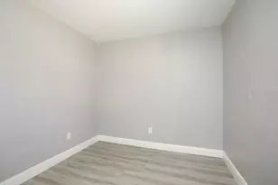 8127 Colonial Ln, Houston, TX 77051 - Photo 20