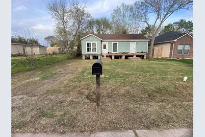 4605 Dakota Street, Dickinson, TX 77539 - Photo 2