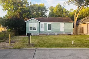 4605 Dakota St, Dickinson, TX 77539 - Photo 4