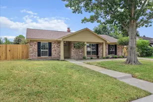 11703 Brighton Ln, Meadows Place, TX 77477 - Photo 6