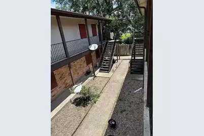 525 Laurel Street #6, La Marque, TX 77568 - Photo 2