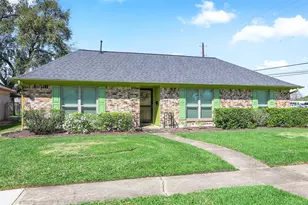 3002 Village Ln, Deer Park, TX 77536 - Photo 2