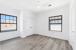 230 S Y St, La Porte, TX 77571 - Photo 12