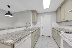 9339 Deanwood St, Houston, TX 77040 - Photo 8