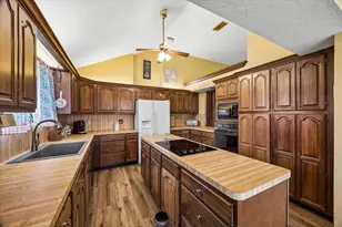 1104 Tipperary Ave, Friendswood, TX 77546 - Photo 6