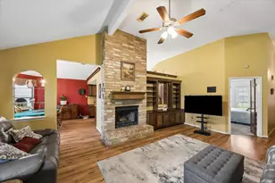 1104 Tipperary Ave, Friendswood, TX 77546 - Photo 4