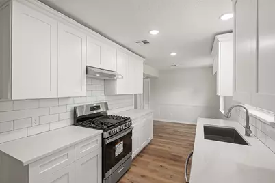 10642 Mayfield Road, Houston, TX 77043 - Photo 16