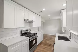 10642 Mayfield Rd, Houston, TX 77043 - Photo 16