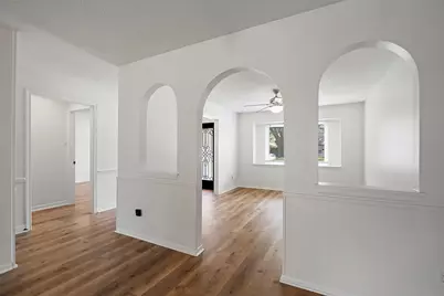 10642 Mayfield Road, Houston, TX 77043 - Photo 6