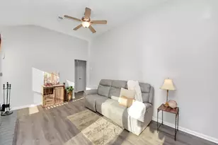 9227 Rippling Fields Dr, Houston, TX 77064 - Photo 6