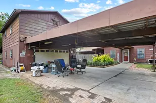 4902 Magnolia Ln, Old River-Winfree, TX 77535 - Photo 2