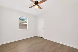 8306 Wayward Rd, Houston, TX 77064 - Photo 28