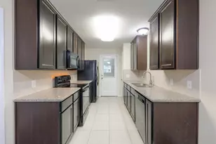 11905 Algonquin Dr, Houston, TX 77089 - Photo 10