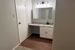 923 Carrell St, Tomball, TX 77375 - Photo 14