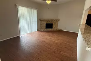 923 Carrell St, Tomball, TX 77375 - Photo 4