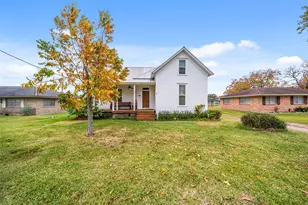 695 Wightman St, Matagorda, TX 77457 - Photo 2