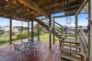 695 Wightman St, Matagorda, TX 77457 - Photo 8